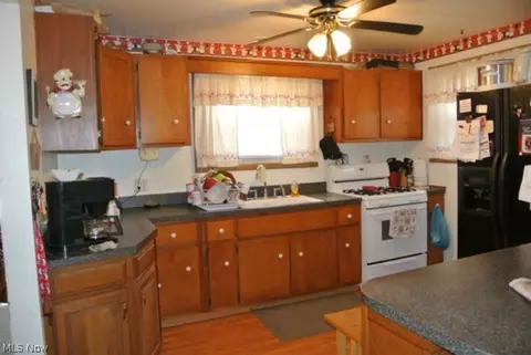 927 Ada St, Akron, OH 44306 photo 7