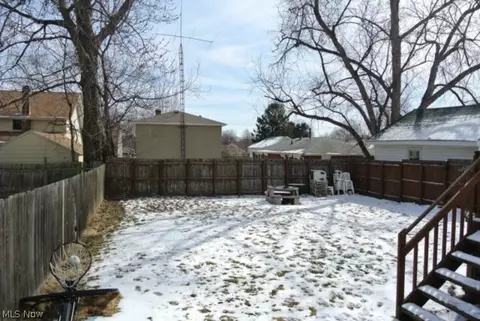 927 Ada St, Akron, OH 44306 photo 4