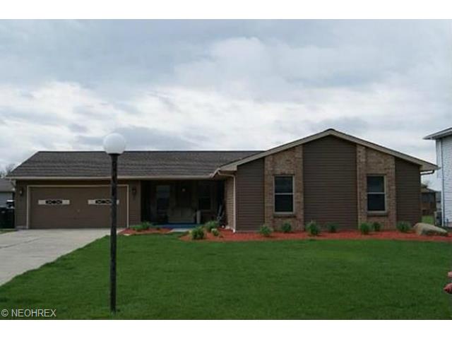 649 Angiline Dr, Youngstown, OH 44512 photo 1