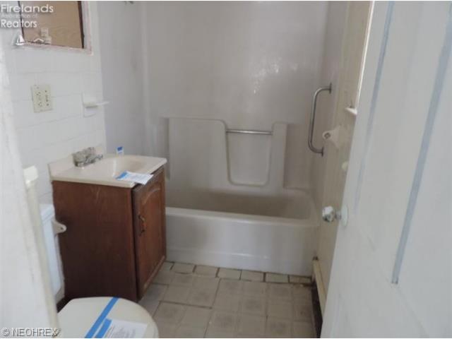 816 First St, Sandusky, OH 44870 photo 8