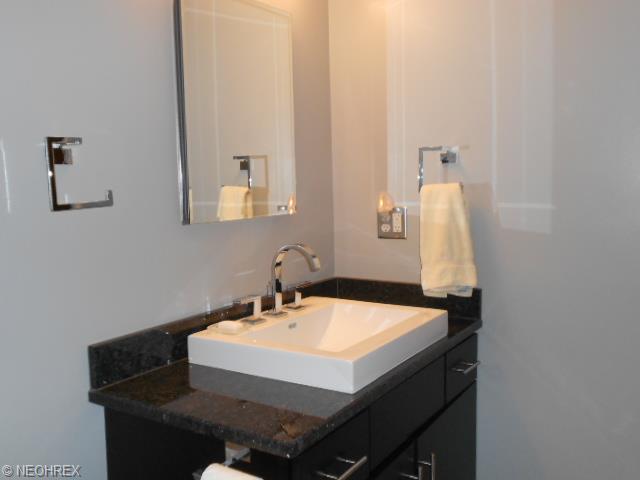 1842 Orchard Dr, Akron, OH 44333 photo 8