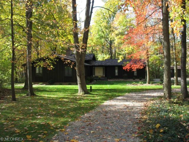 1842 Orchard Dr, Akron, OH 44333 photo 1