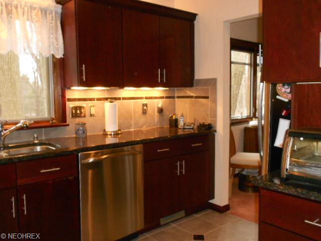 1842 Orchard Dr, Akron, OH 44333 photo 6