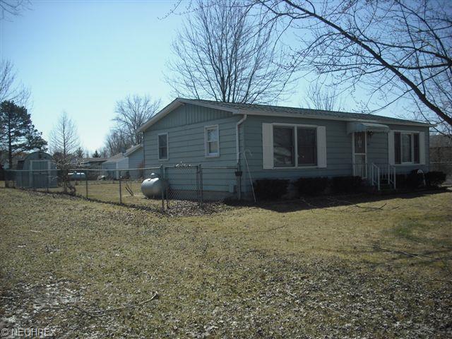 452 Stable Dr, Lagrange, OH 44050 photo 2