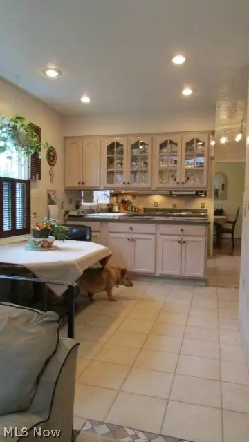 481 Treeside Dr, Stow, OH 44224 photo 8