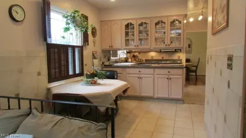 481 Treeside Dr, Stow, OH 44224 photo 9