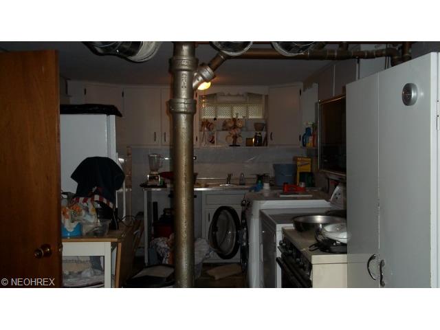 637 Eastern Heights Blvd, Elyria, OH 44035 photo 1