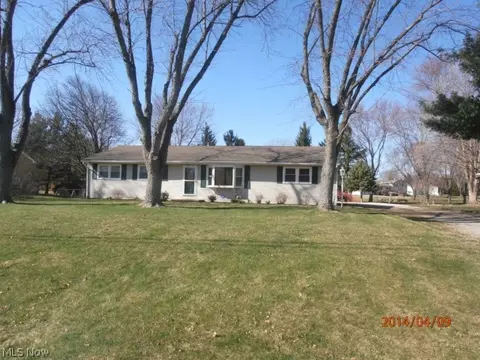 3793 Rolling Ridge Rd NE, Canton, OH 44721 photo 1