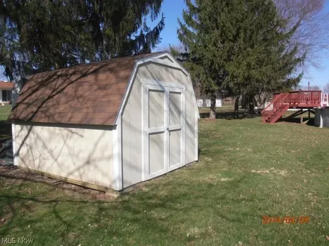 3793 Rolling Ridge Rd NE, Canton, OH 44721 photo 3