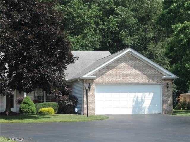 7426 E Huntington Dr #2, Youngstown, OH 44512 photo 1