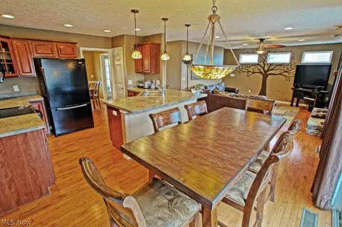 236 Rauscher Ct, Elyria, OH 44035 photo 7
