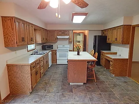 3033 Ethan, Brunswick, OH 44212 photo 7
