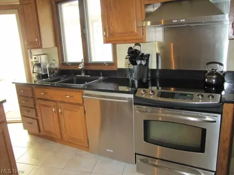91 Rustic Ter, Munroe Falls, OH 44262 photo 3