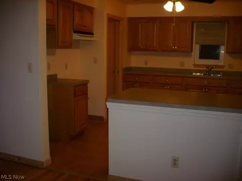 820 Charles St, Willowick, OH 44095 photo 6