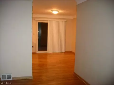 820 Charles St, Willowick, OH 44095 photo 4