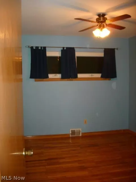 820 Charles St, Willowick, OH 44095 photo 9