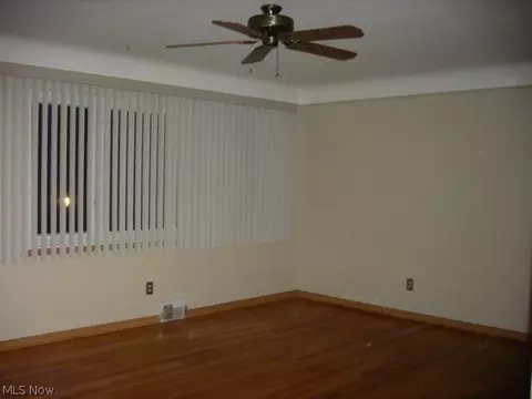 820 Charles St, Willowick, OH 44095 photo 3