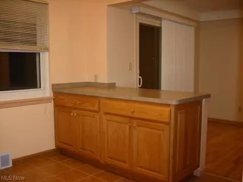 820 Charles St, Willowick, OH 44095 photo 7