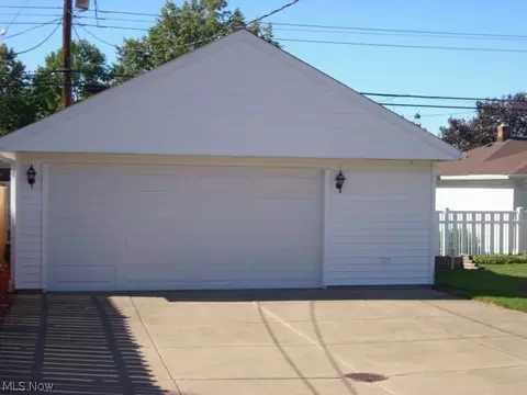 820 Charles St, Willowick, OH 44095 photo 18
