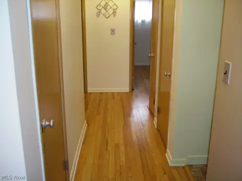 31606 Royalview Dr, Willowick, OH 44095 photo 6
