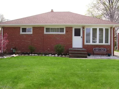 31606 Royalview Dr, Willowick, OH 44095 photo 1
