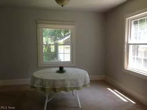 327 E Grant St, Kent, OH 44240 photo 3
