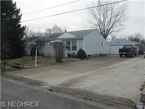 3227 Rayanna St NW, Massillon, OH 44646 photo 1