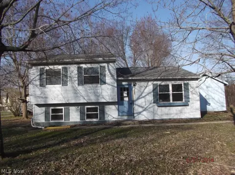 9083 Wilverne Dr, Windham, OH 44288 photo 1