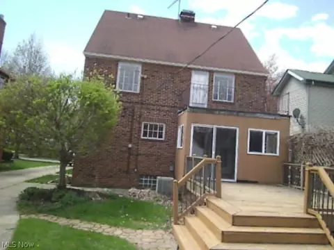 155 E 214, Euclid, OH 44123 photo 3