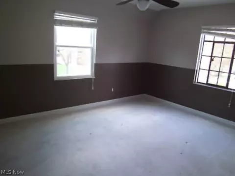 155 E 214, Euclid, OH 44123 photo 9