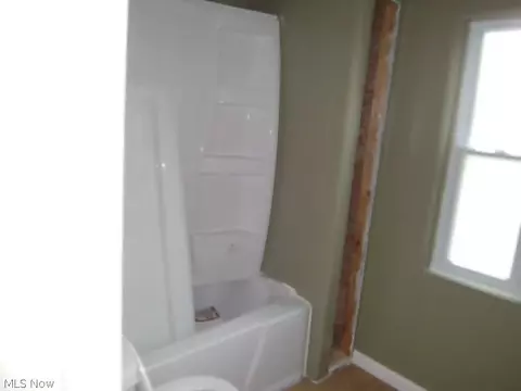 155 E 214, Euclid, OH 44123 photo 6