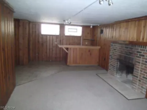 155 E 214, Euclid, OH 44123 photo 13
