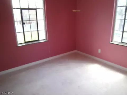 155 E 214, Euclid, OH 44123 photo 7