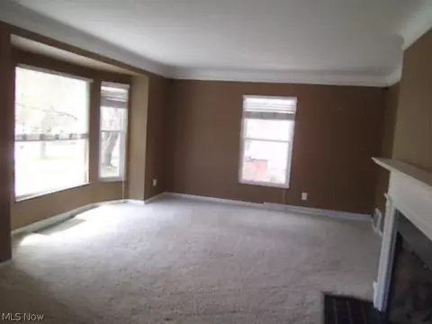 155 E 214, Euclid, OH 44123 photo 12