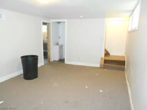 261 E 210th St, Euclid, OH 44123 photo 8