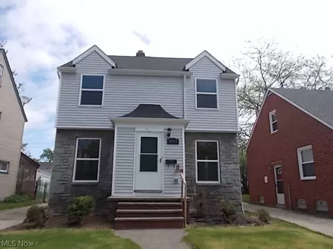 261 E 210th St, Euclid, OH 44123 photo 1