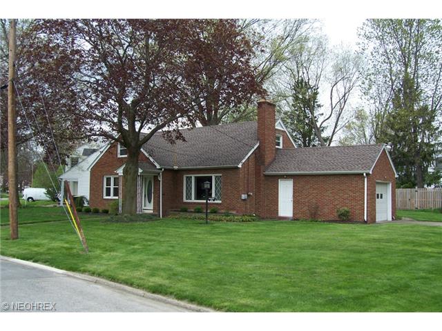 204 Reta Ln, Youngstown, OH 44512 photo 1