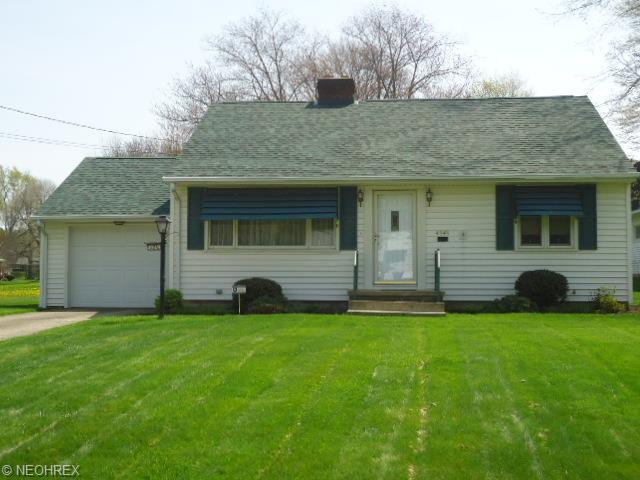 4949 Grover Dr, Youngstown, OH 44512 photo 1
