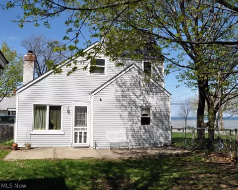 1023 Beachview Rd, Willoughby, OH 44094 photo 12