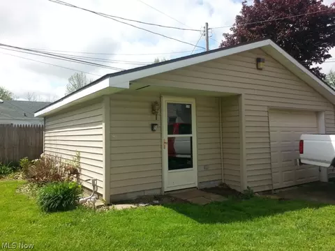 1940 E 44th St, Ashtabula, OH 44004 photo 3