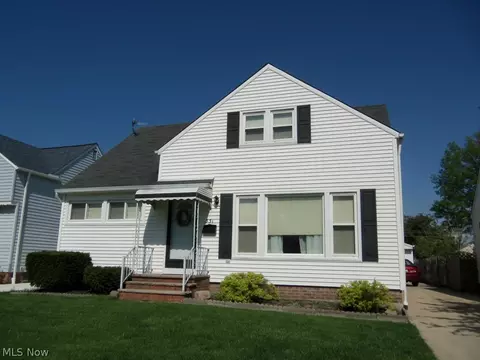 331 Woodmere Dr, Willowick, OH 44095 photo 1