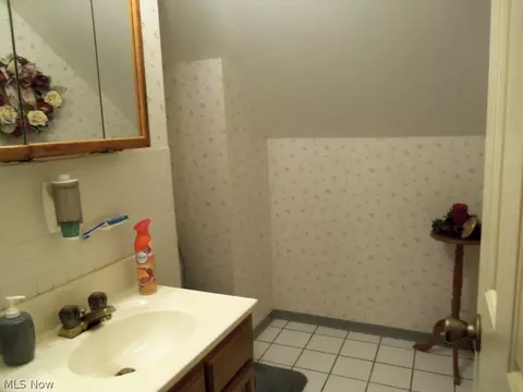 331 Woodmere Dr, Willowick, OH 44095 photo 10
