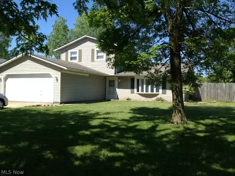 368 Naples Dr, Elyria, OH 44035 photo 1