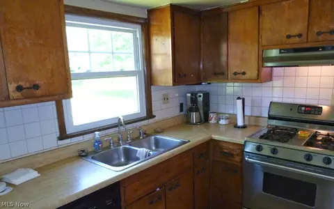 9740 Mayfield Rd, Munson, OH 44026 photo 8