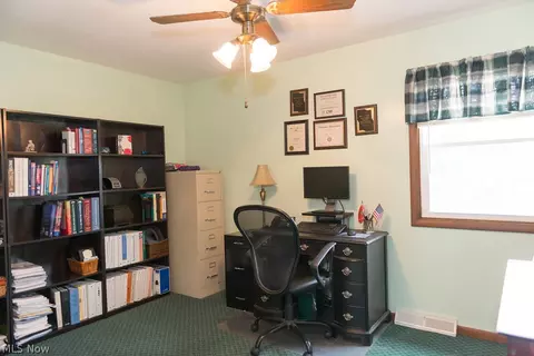 366 Crestview Dr, Elyria, OH 44035 photo 18