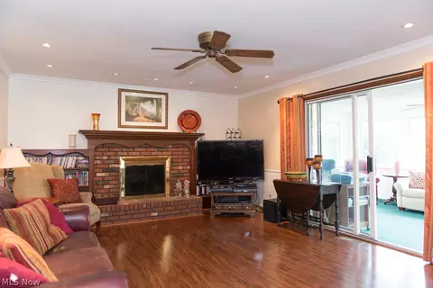 366 Crestview Dr, Elyria, OH 44035 photo 7
