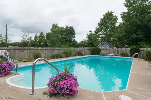 366 Crestview Dr, Elyria, OH 44035 photo 23