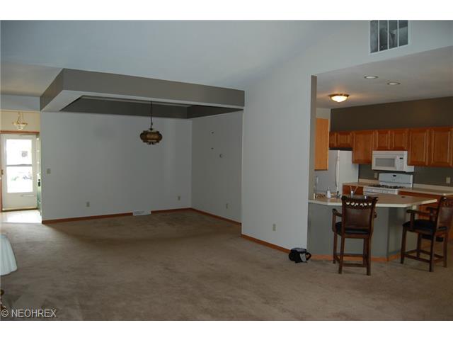 842 Cedar Way, Youngstown, OH 44512 photo 1