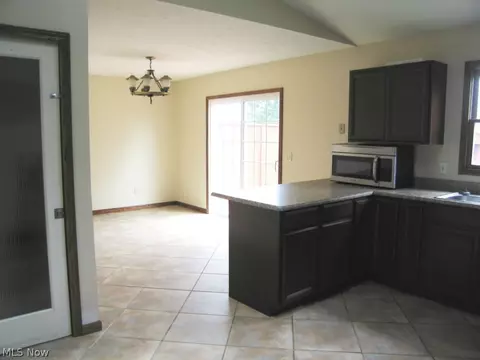 200 Parklane Dr, Lagrange, OH 44050 photo 4