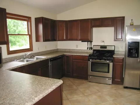 200 Parklane Dr, Lagrange, OH 44050 photo 5